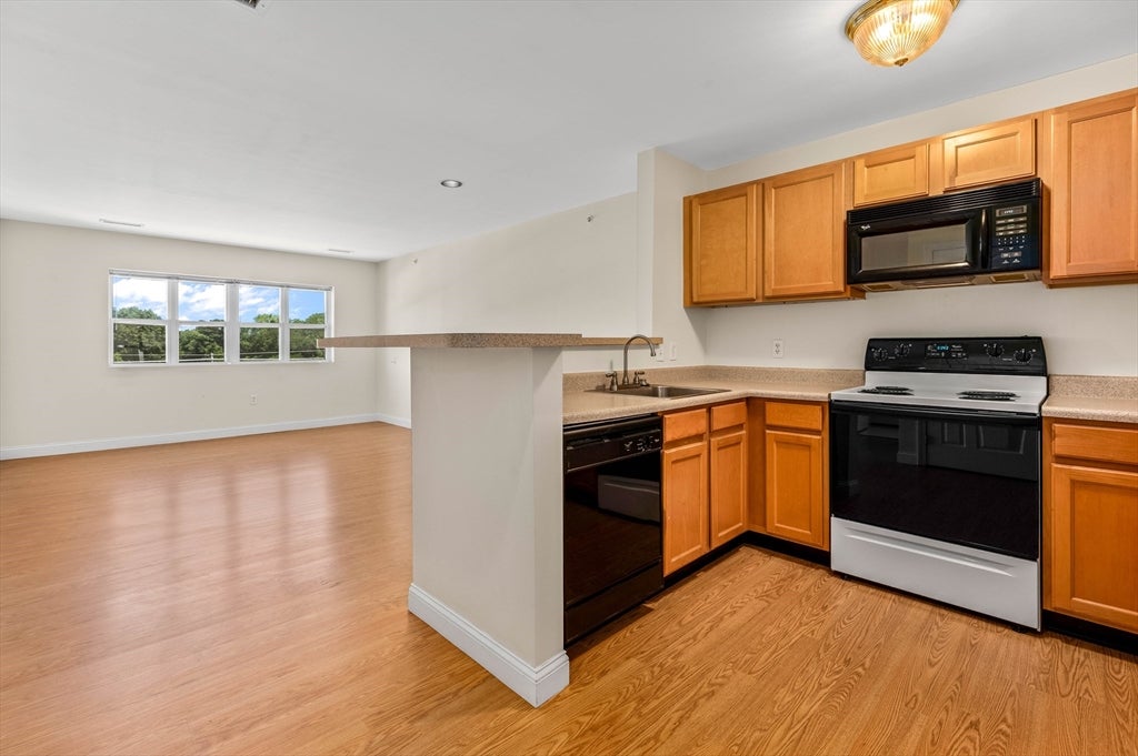 140 Railroad Ave #B403, Norwood, MA, 140 Railroad Ave #B403, Norwood, MA Photo #15