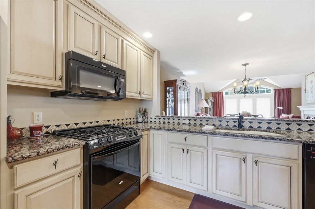 341 Pinehurst Dr #341, East Longmeadow, MA, 341 Pinehurst Dr #341, East Longmeadow, MA Photo #7