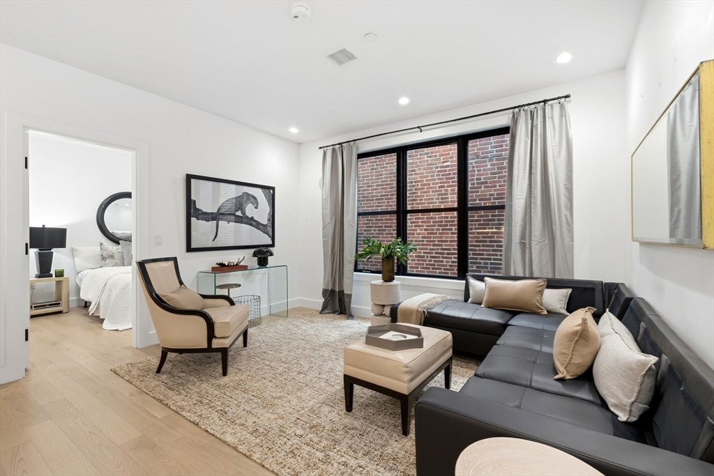 472 W Broadway 202