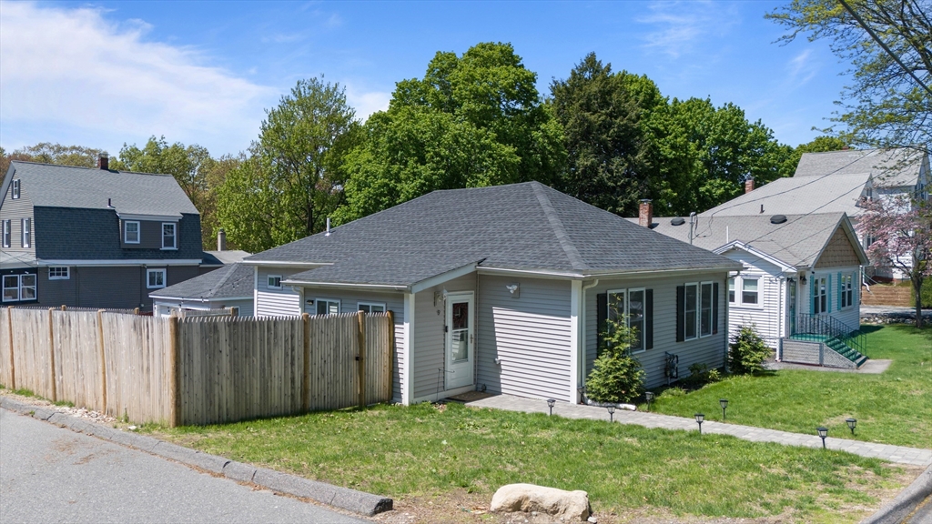 9 Laconia Ave