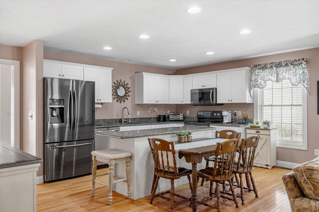 10 Angell Brook Dr 10