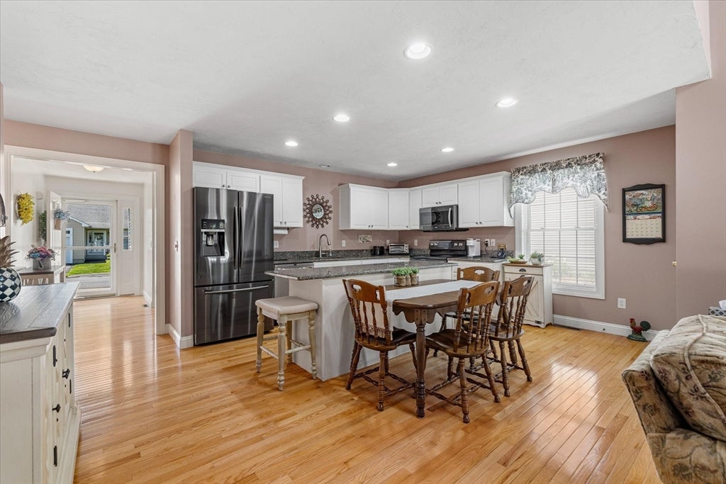 10 Angell Brook Dr 10