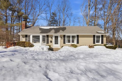 30 Duxbury Dr Holden MA 01520