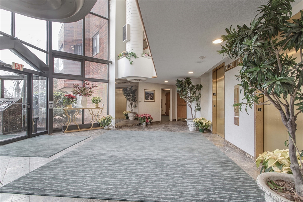 200 Burkhall Street 807