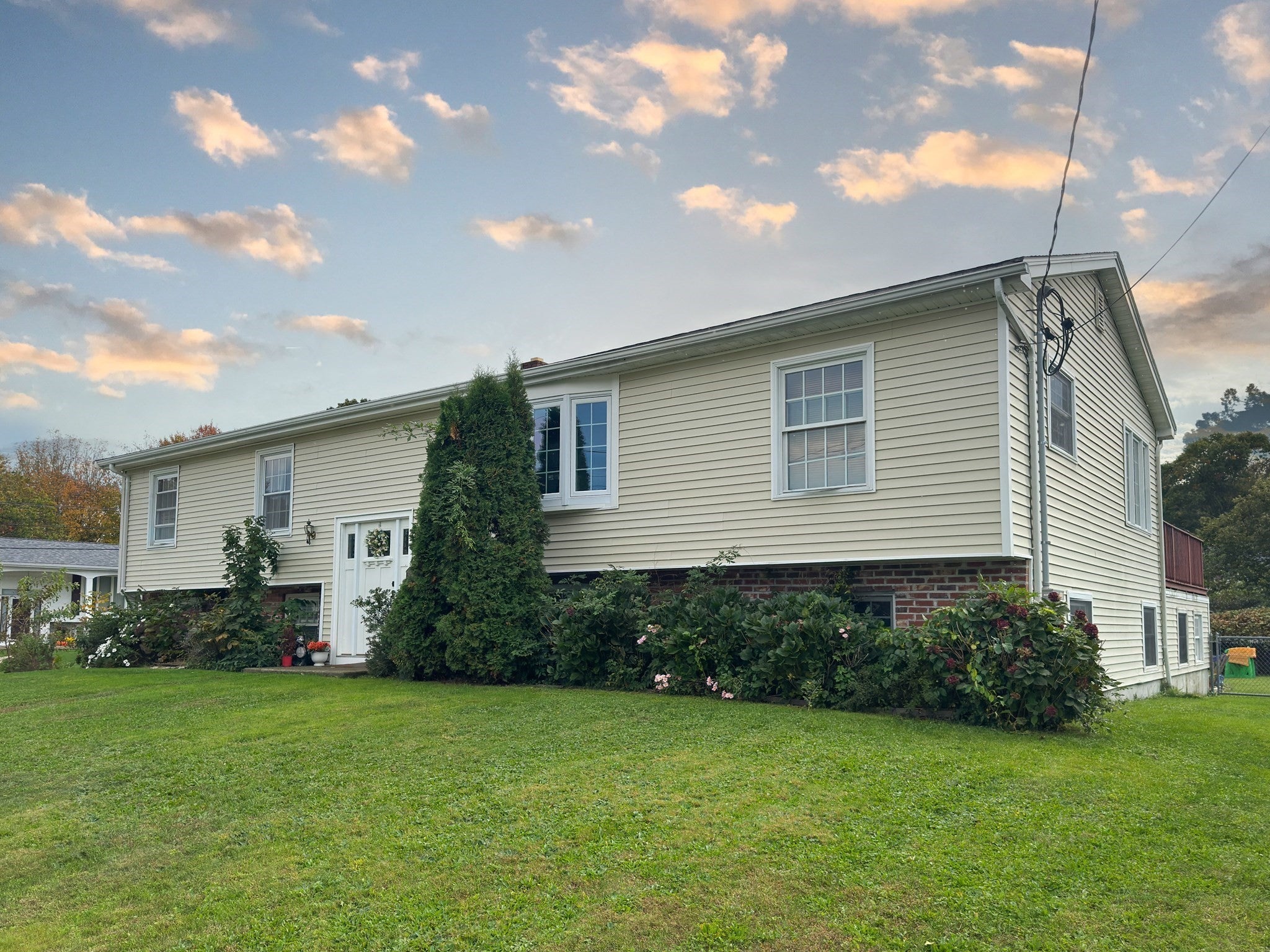 601 Wood St, Somerset, MA Photo #2