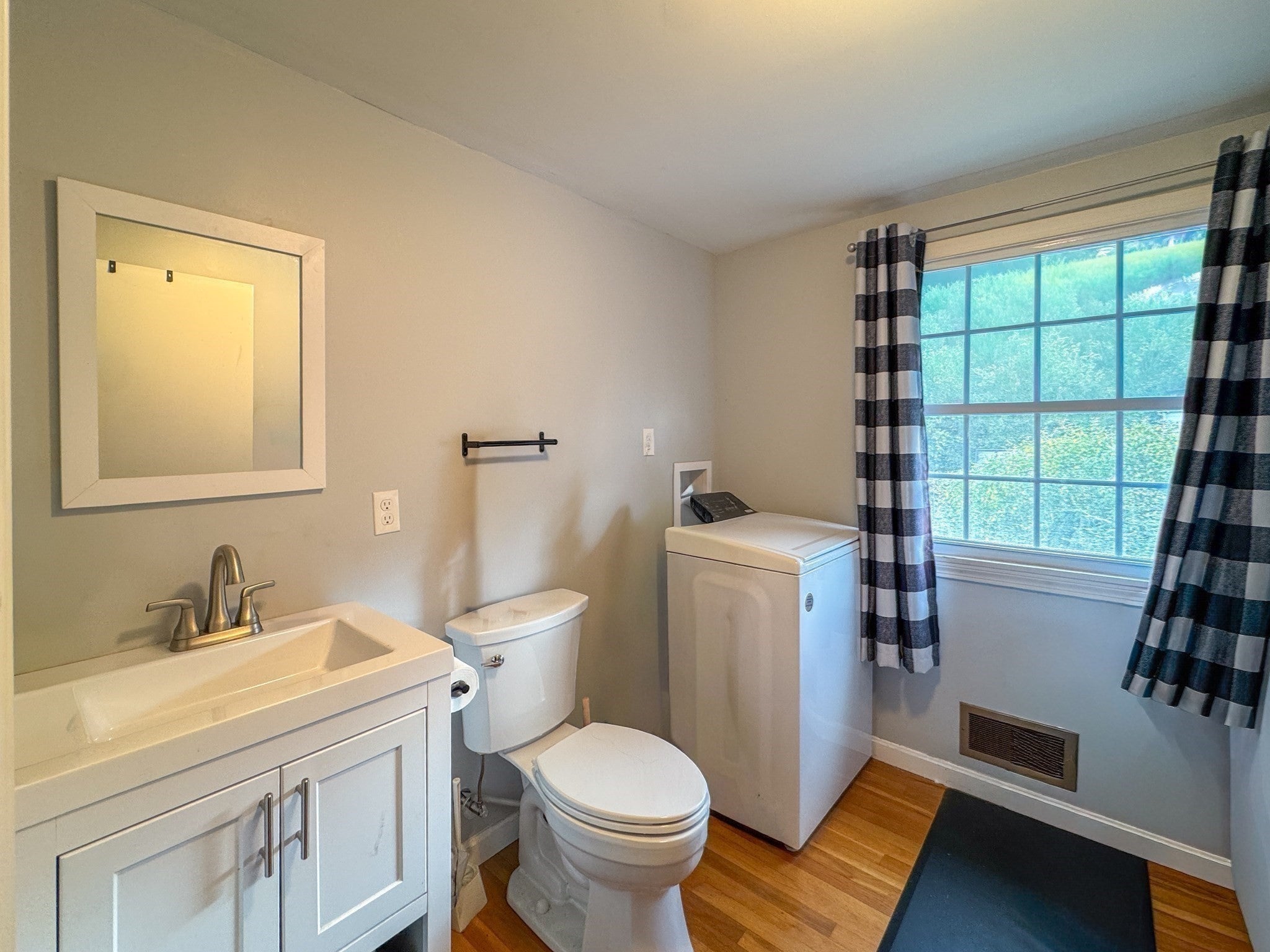 601 Wood St, Somerset, MA Photo #8