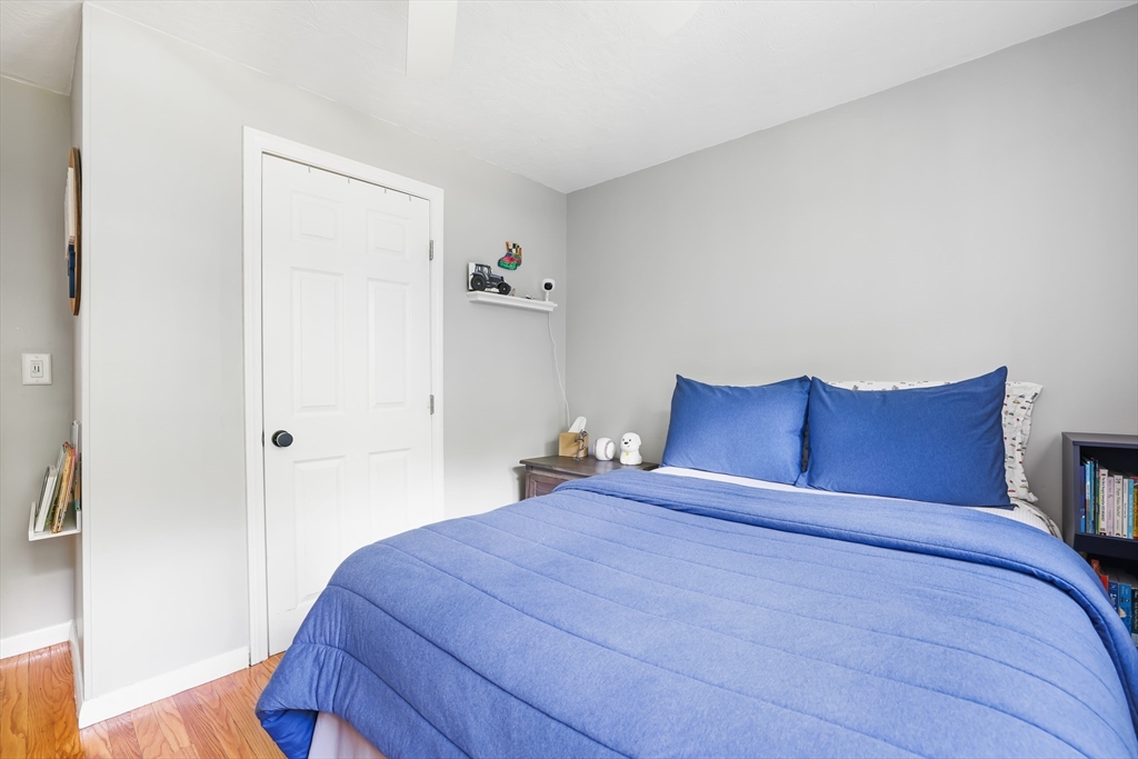 Holliston, Massachusetts 01746, United States, 3 Bedrooms Bedrooms, ,1 BathroomBathrooms,Residential,Active,168966