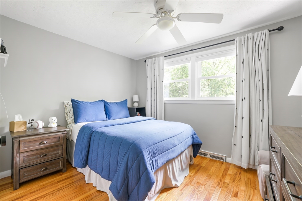 Holliston, Massachusetts 01746, United States, 3 Bedrooms Bedrooms, ,1 BathroomBathrooms,Residential,Active,168966