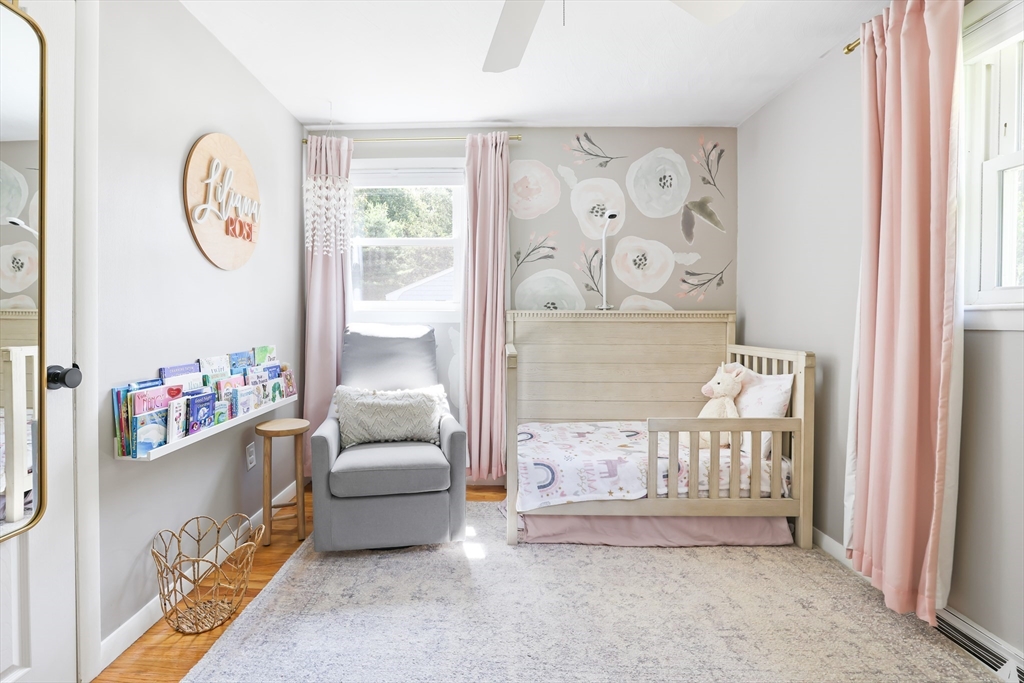 Holliston, Massachusetts 01746, United States, 3 Bedrooms Bedrooms, ,1 BathroomBathrooms,Residential,Active,168966