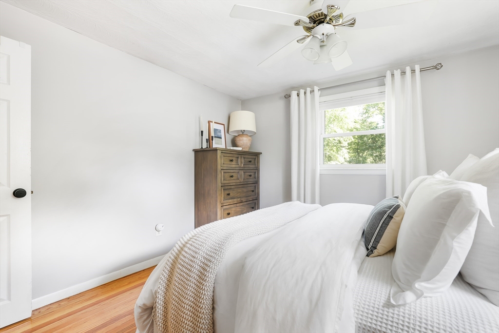 Holliston, Massachusetts 01746, United States, 3 Bedrooms Bedrooms, ,1 BathroomBathrooms,Residential,Active,168966