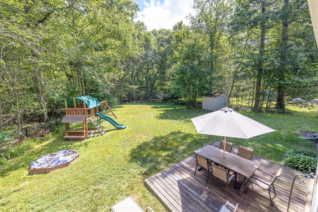 Holliston, Massachusetts 01746, United States, 3 Bedrooms Bedrooms, ,1 BathroomBathrooms,Residential,Active,168966