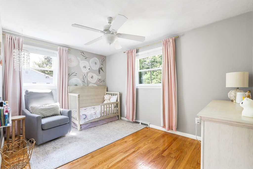 Holliston, Massachusetts 01746, United States, 3 Bedrooms Bedrooms, ,1 BathroomBathrooms,Residential,Active,168966