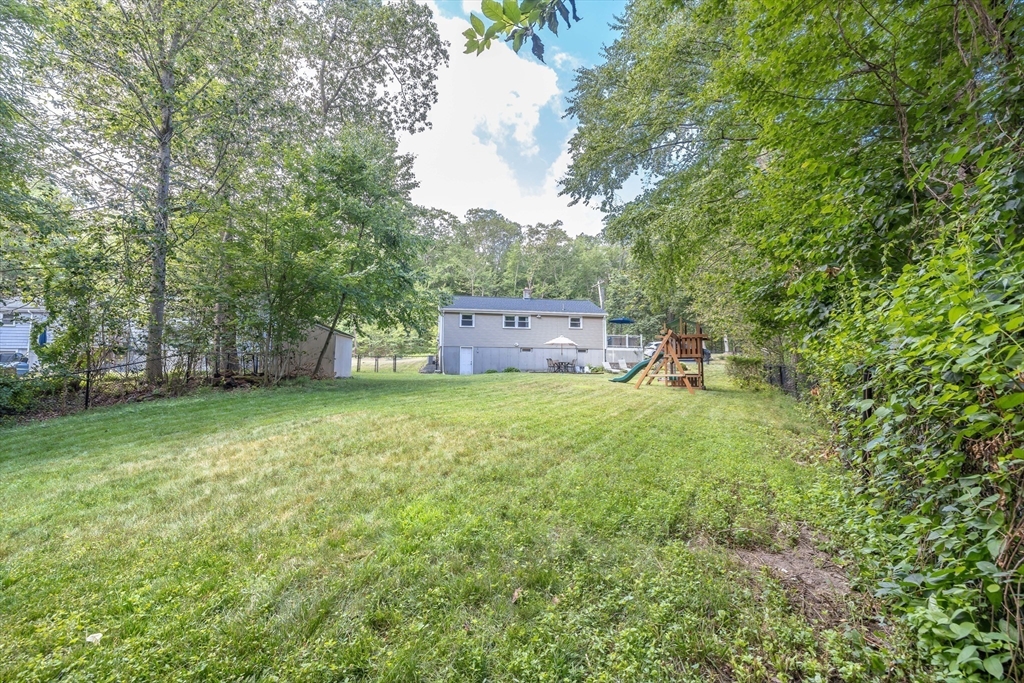 Holliston, Massachusetts 01746, United States, 3 Bedrooms Bedrooms, ,1 BathroomBathrooms,Residential,Active,168966