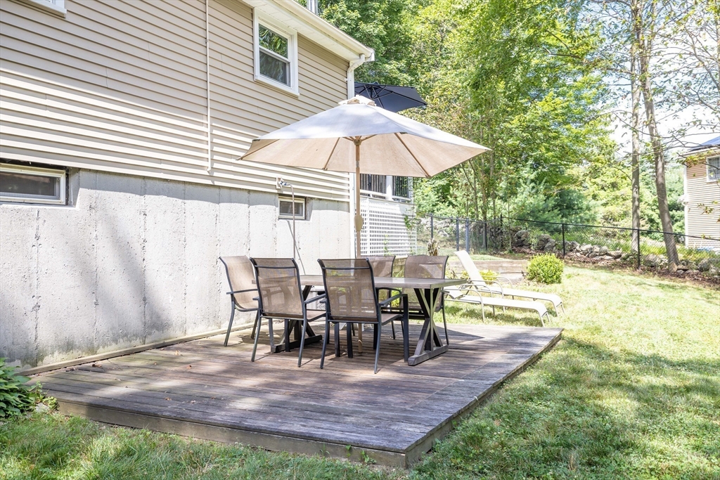 Holliston, Massachusetts 01746, United States, 3 Bedrooms Bedrooms, ,1 BathroomBathrooms,Residential,Active,168966