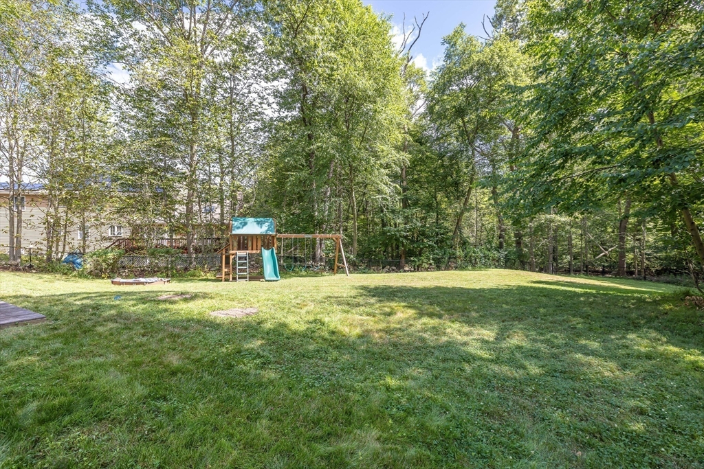 Holliston, Massachusetts 01746, United States, 3 Bedrooms Bedrooms, ,1 BathroomBathrooms,Residential,Active,168966