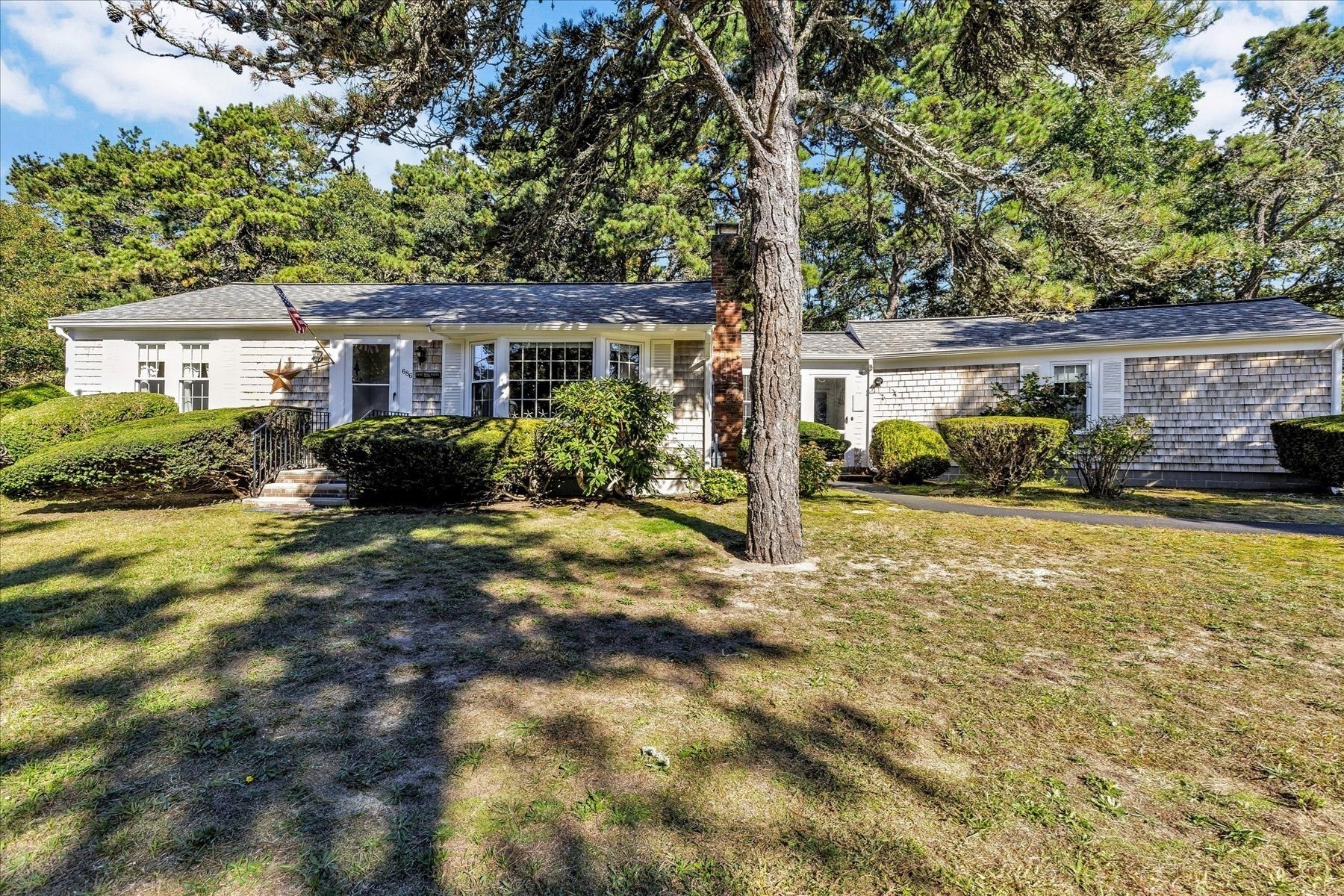 686 Queen Anne Rd, Harwich, MA Photo #1