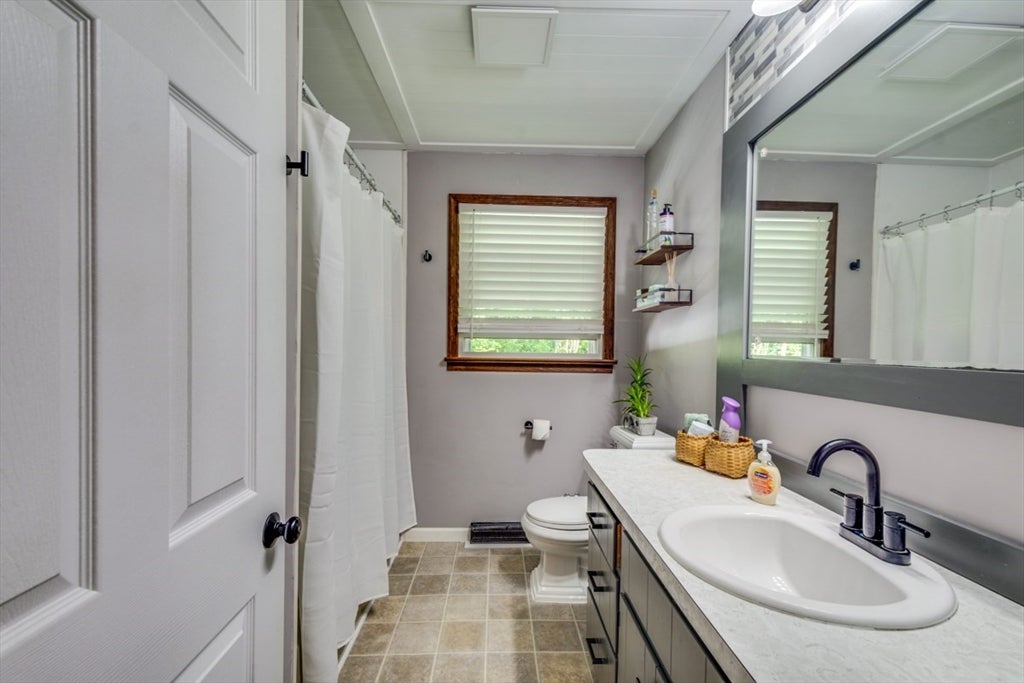 41 Oakmont Ave, Westminster, MA Photo #16
