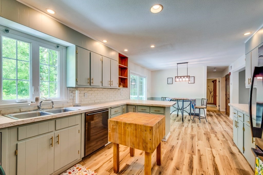 41 Oakmont Ave, Westminster, MA Photo #9