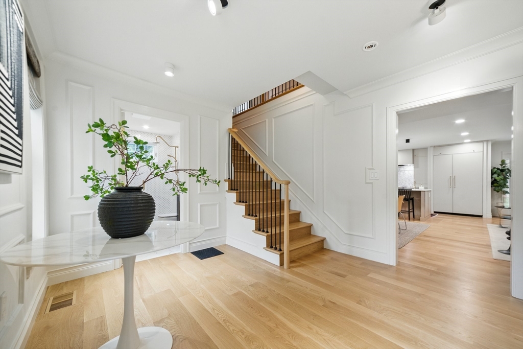 98 Great Plain Ave