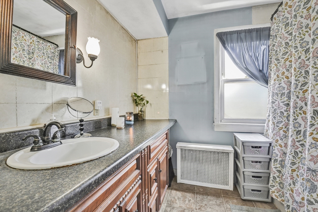 15 Norval Ave