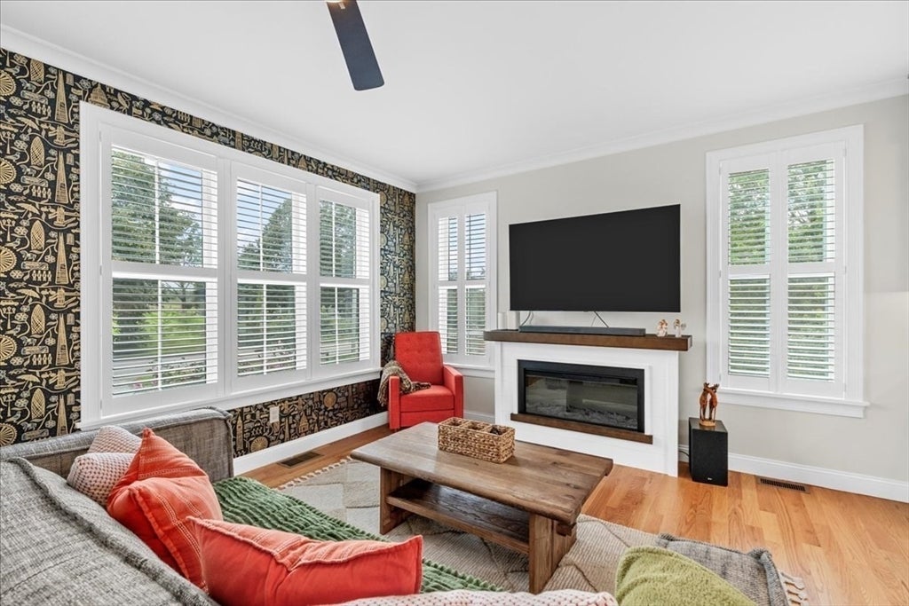 185 Locust St, Swansea, MA, 185 Locust St, Swansea, MA Photo #8