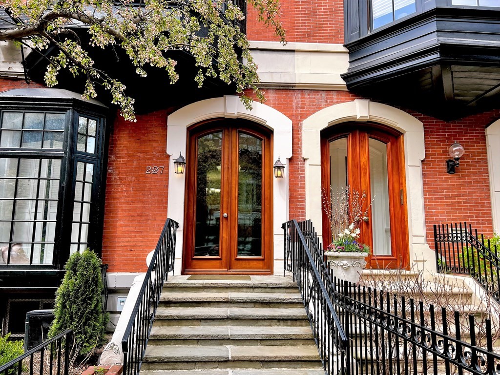 227 Marlborough St 4