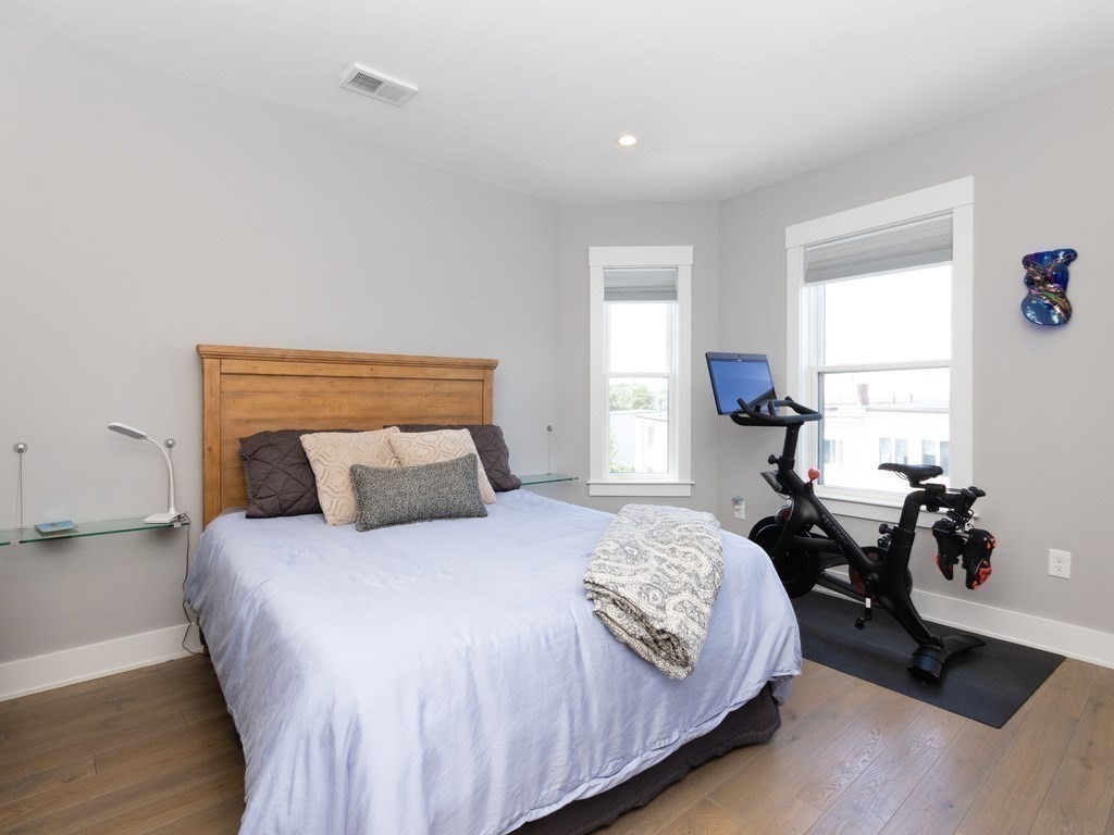 447 Frankfort Street 3