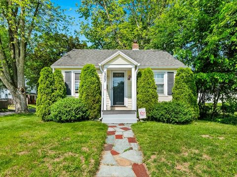 307 Boutelle St Fitchburg MA 01420