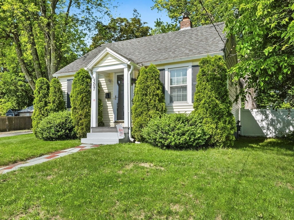 307 Boutelle St
