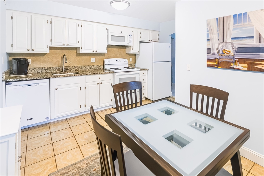 8 Cobblestone Ln 8