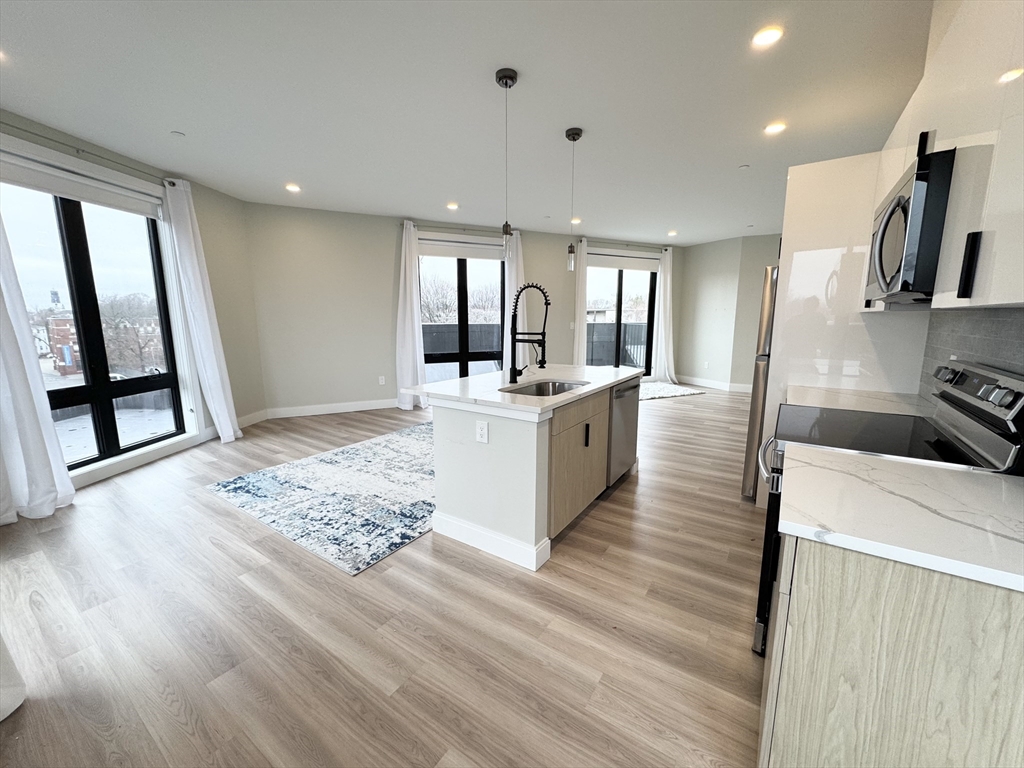 1700 Dorchester Ave 405