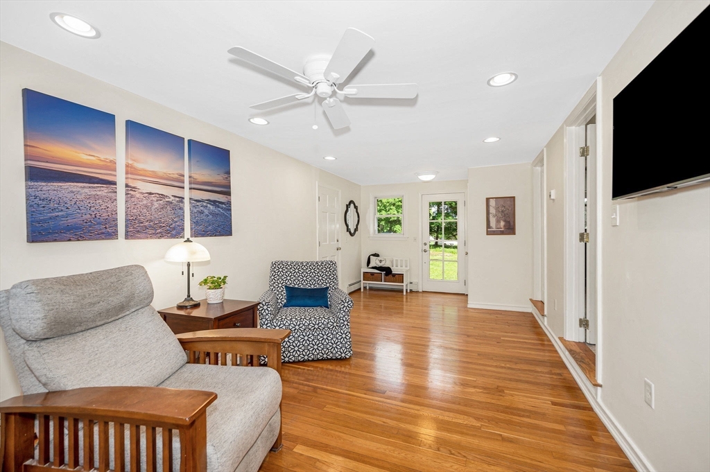 84 Robin Hill Rd