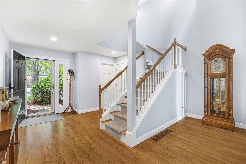 202 Dahlia Dr 202