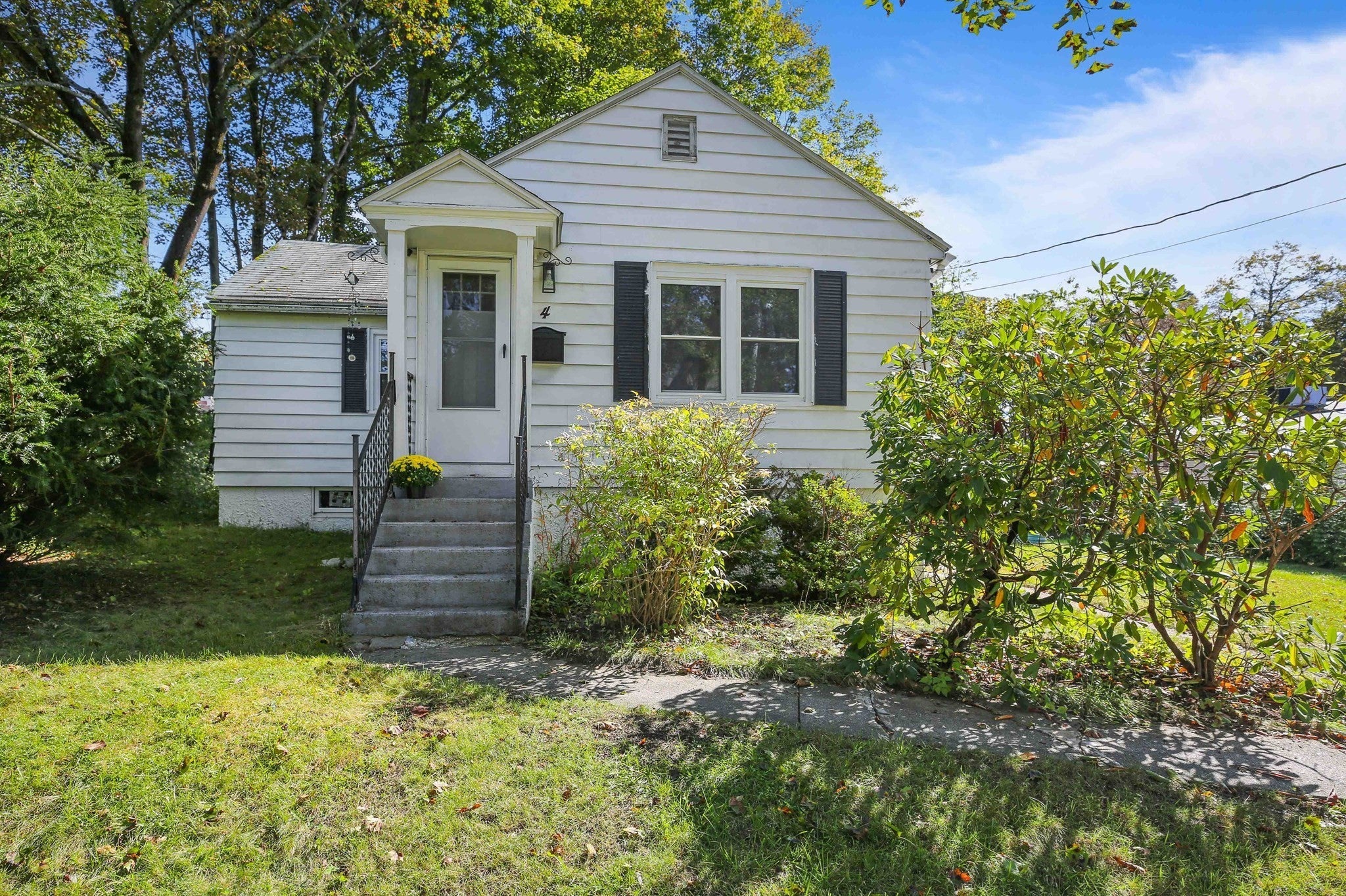4 Pomona Rd, Worcester, MA Photo #1