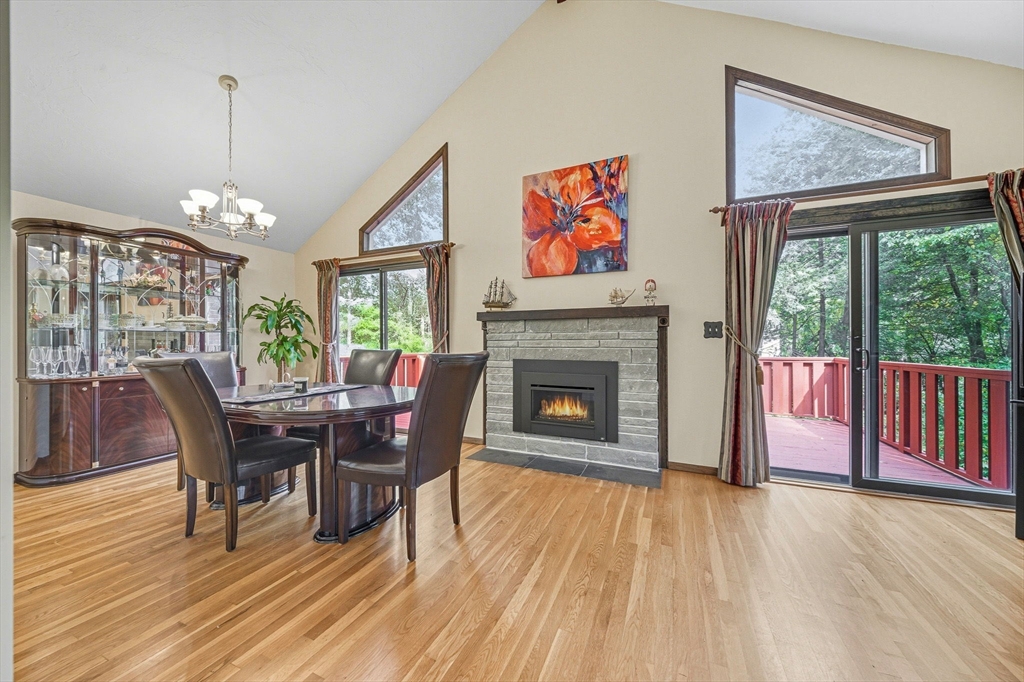 38 W Elm St