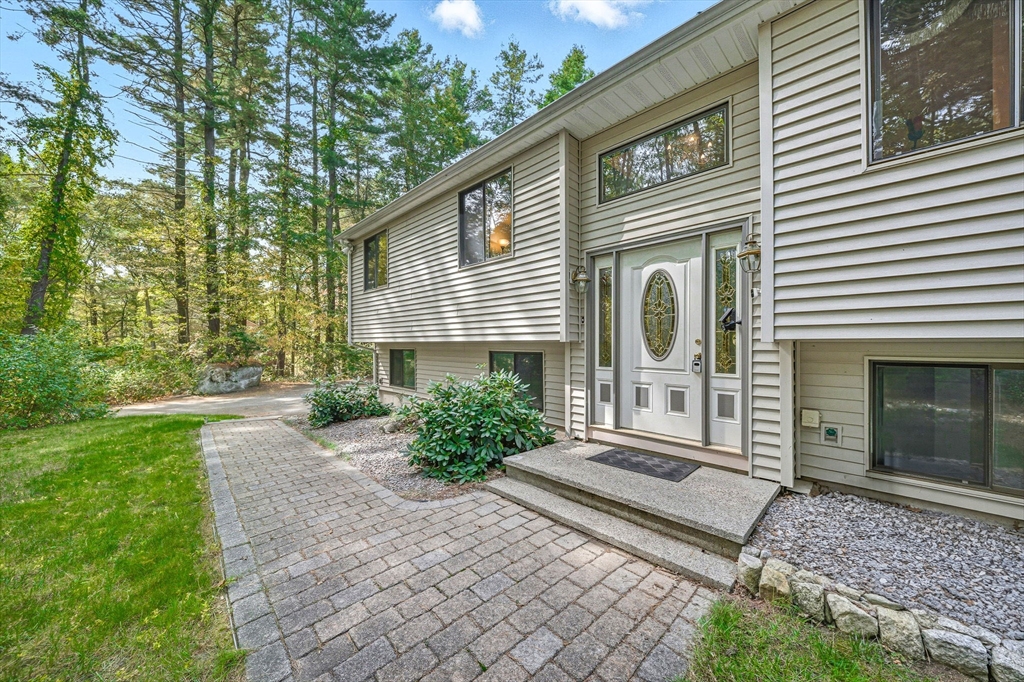 38 W Elm St