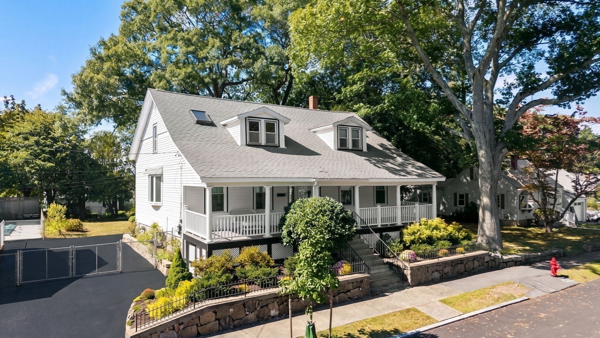 56 Rockdale AVE