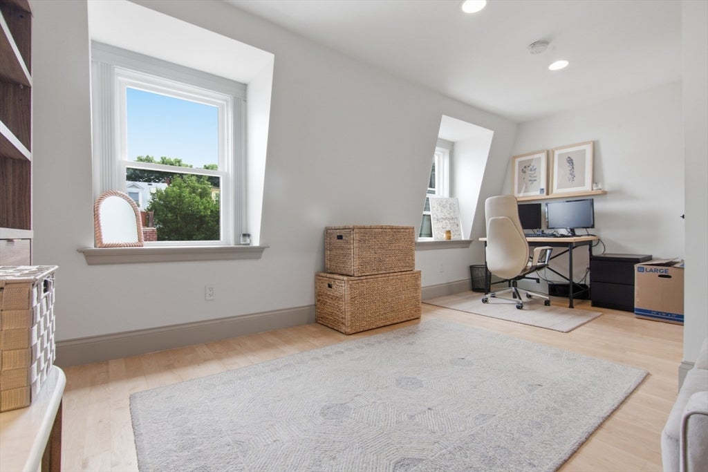 255 Gold St #2, Boston, MA, 255 Gold St #2, Boston, MA Photo #18