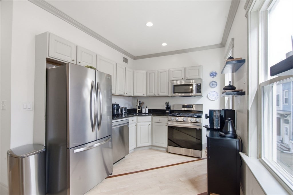 255 Gold St #2, Boston, MA, 255 Gold St #2, Boston, MA Photo #3