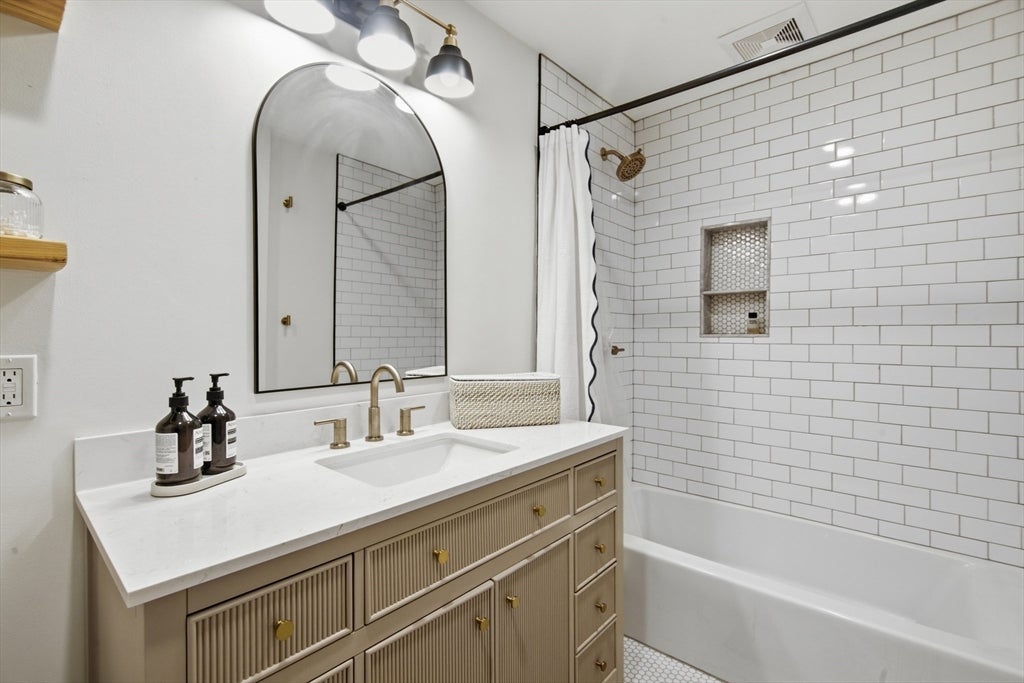 255 Gold St #2, Boston, MA, 255 Gold St #2, Boston, MA Photo #15