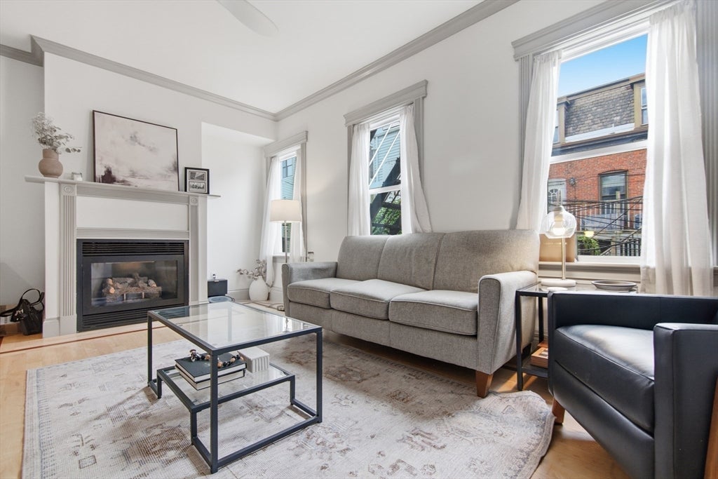 255 Gold St #2, Boston, MA, 255 Gold St #2, Boston, MA Photo #1