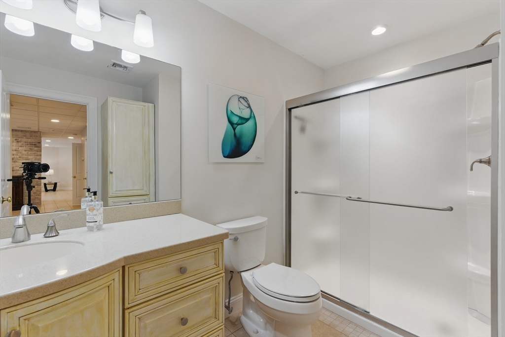 East Longmeadow, Massachusetts 01028, United States, 4 Bedrooms Bedrooms, ,5 BathroomsBathrooms,Residential,Pending,136496