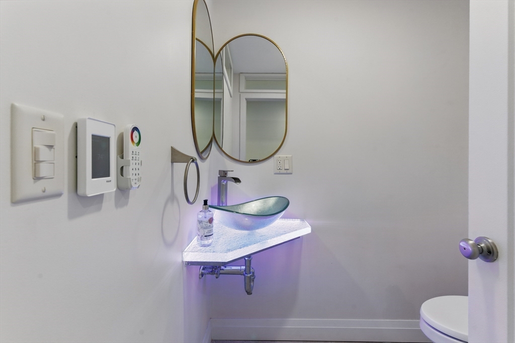 East Longmeadow, Massachusetts 01028, United States, 4 Bedrooms Bedrooms, ,5 BathroomsBathrooms,Residential,Pending,136496