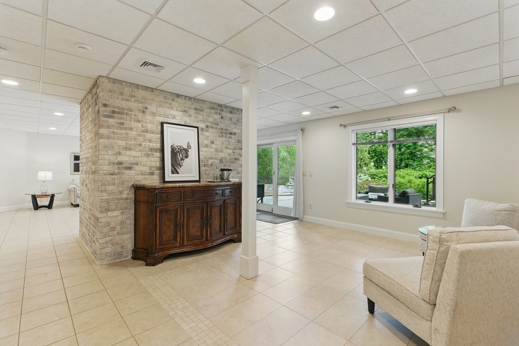 East Longmeadow, Massachusetts 01028, United States, 4 Bedrooms Bedrooms, ,5 BathroomsBathrooms,Residential,Pending,136496