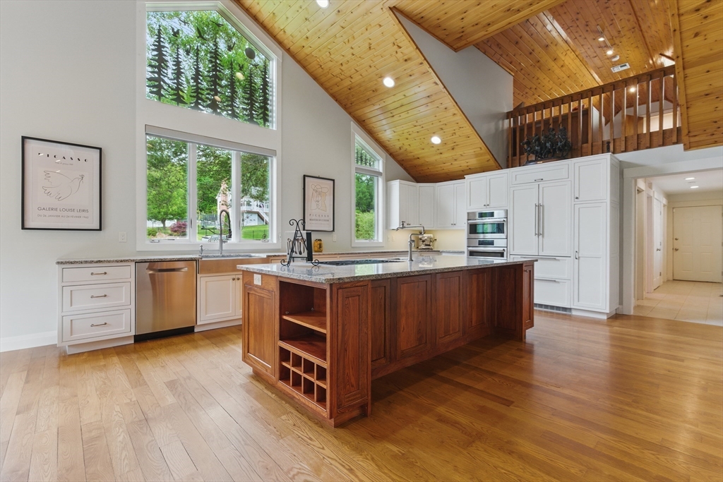 East Longmeadow, Massachusetts 01028, United States, 4 Bedrooms Bedrooms, ,5 BathroomsBathrooms,Residential,Pending,136496