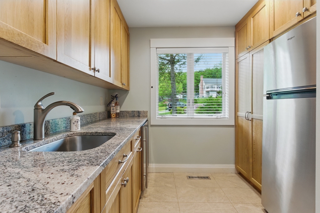 East Longmeadow, Massachusetts 01028, United States, 4 Bedrooms Bedrooms, ,5 BathroomsBathrooms,Residential,Pending,136496