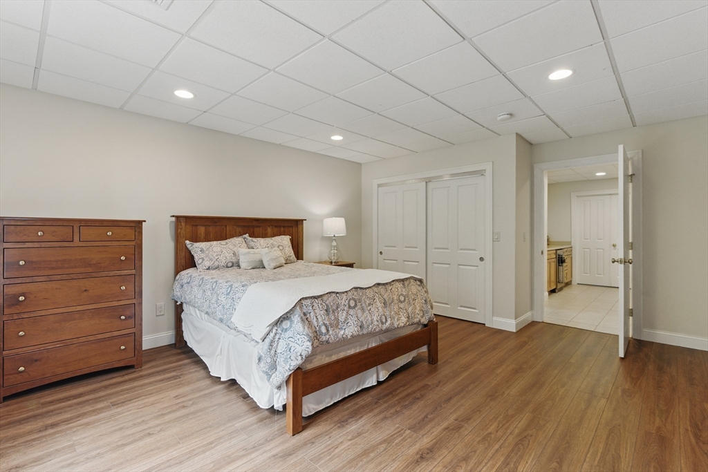 East Longmeadow, Massachusetts 01028, United States, 4 Bedrooms Bedrooms, ,5 BathroomsBathrooms,Residential,Pending,136496