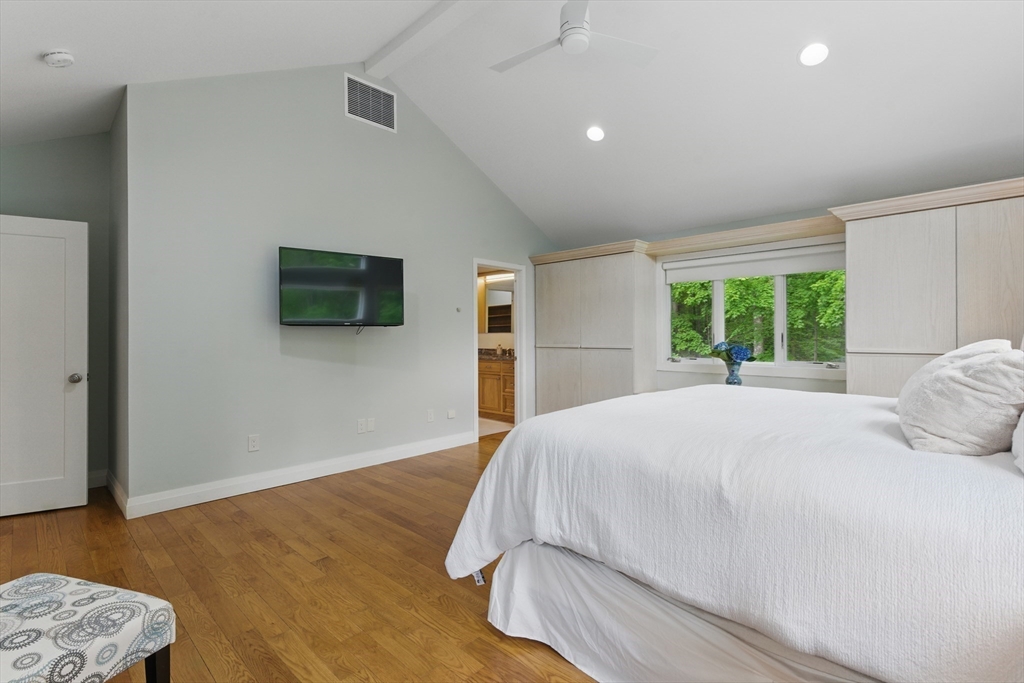 East Longmeadow, Massachusetts 01028, United States, 4 Bedrooms Bedrooms, ,5 BathroomsBathrooms,Residential,Pending,136496