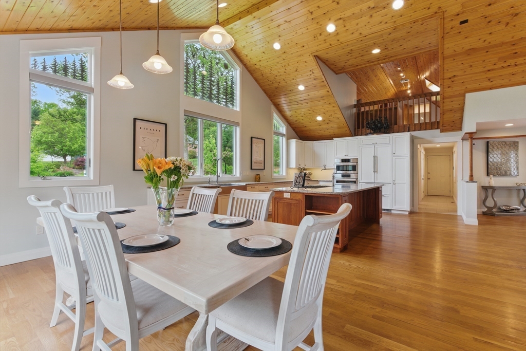 East Longmeadow, Massachusetts 01028, United States, 4 Bedrooms Bedrooms, ,5 BathroomsBathrooms,Residential,Pending,136496