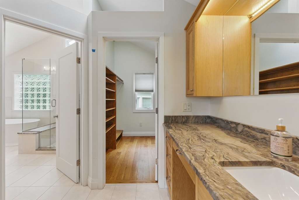 East Longmeadow, Massachusetts 01028, United States, 4 Bedrooms Bedrooms, ,5 BathroomsBathrooms,Residential,Pending,136496